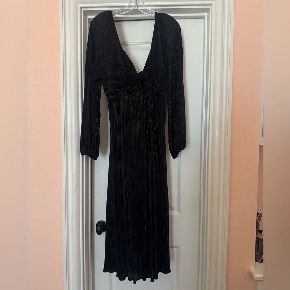 ARULA Black Long Sleeve Dress